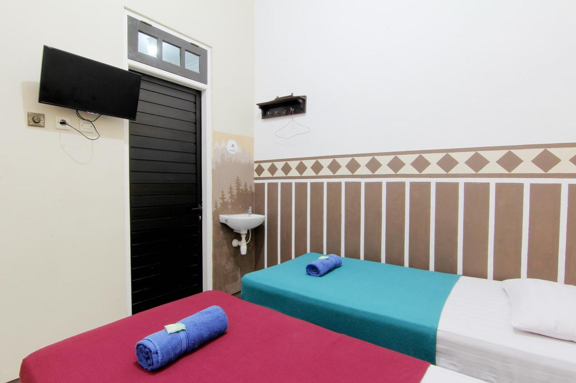 Monica Hotel Джок'якарта Екстер'єр фото